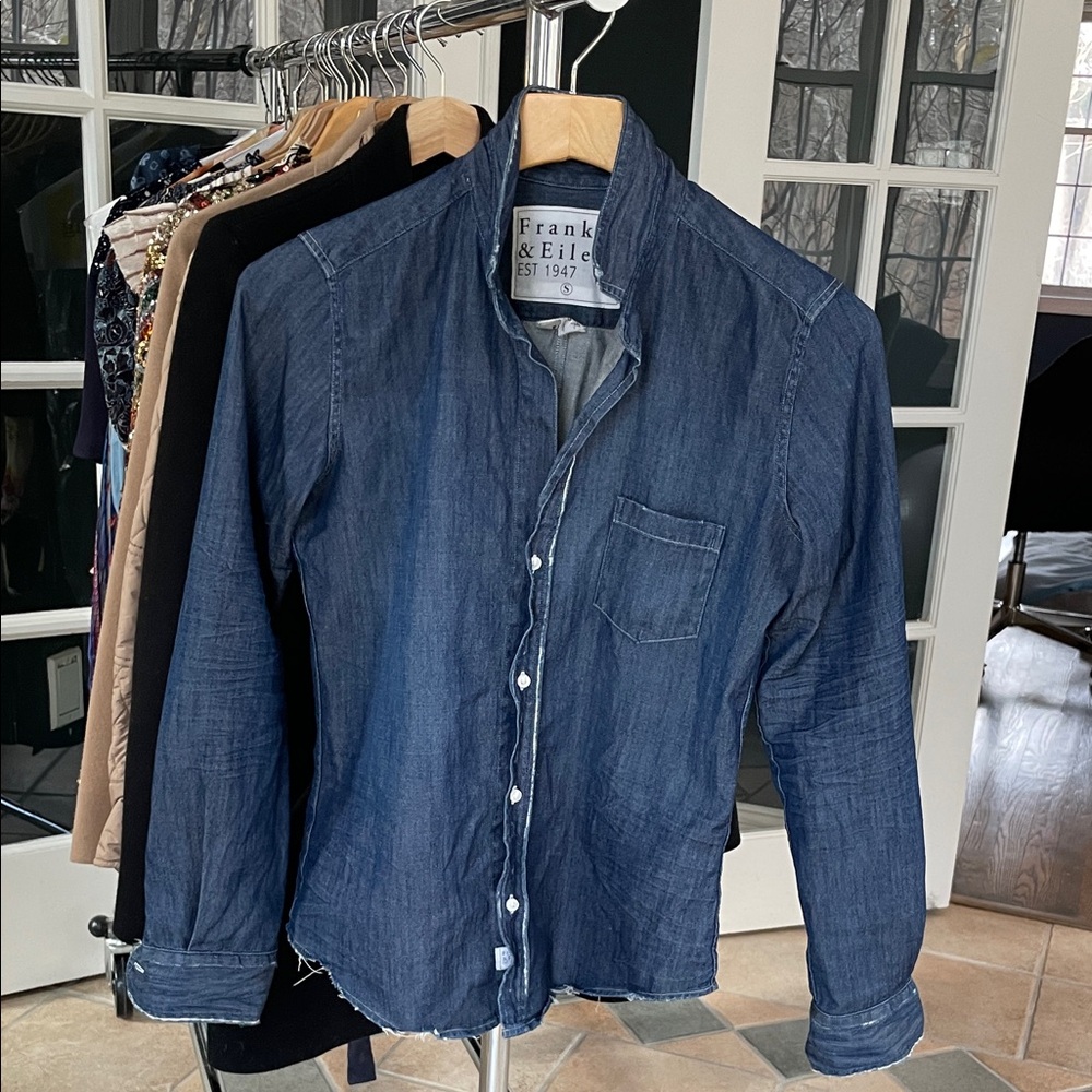 Frank & Eileen Barry Denim Button-Up Shirt